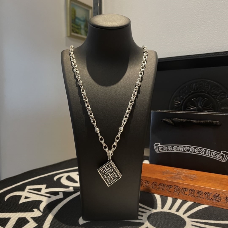 Ch**me He**ts necklaces